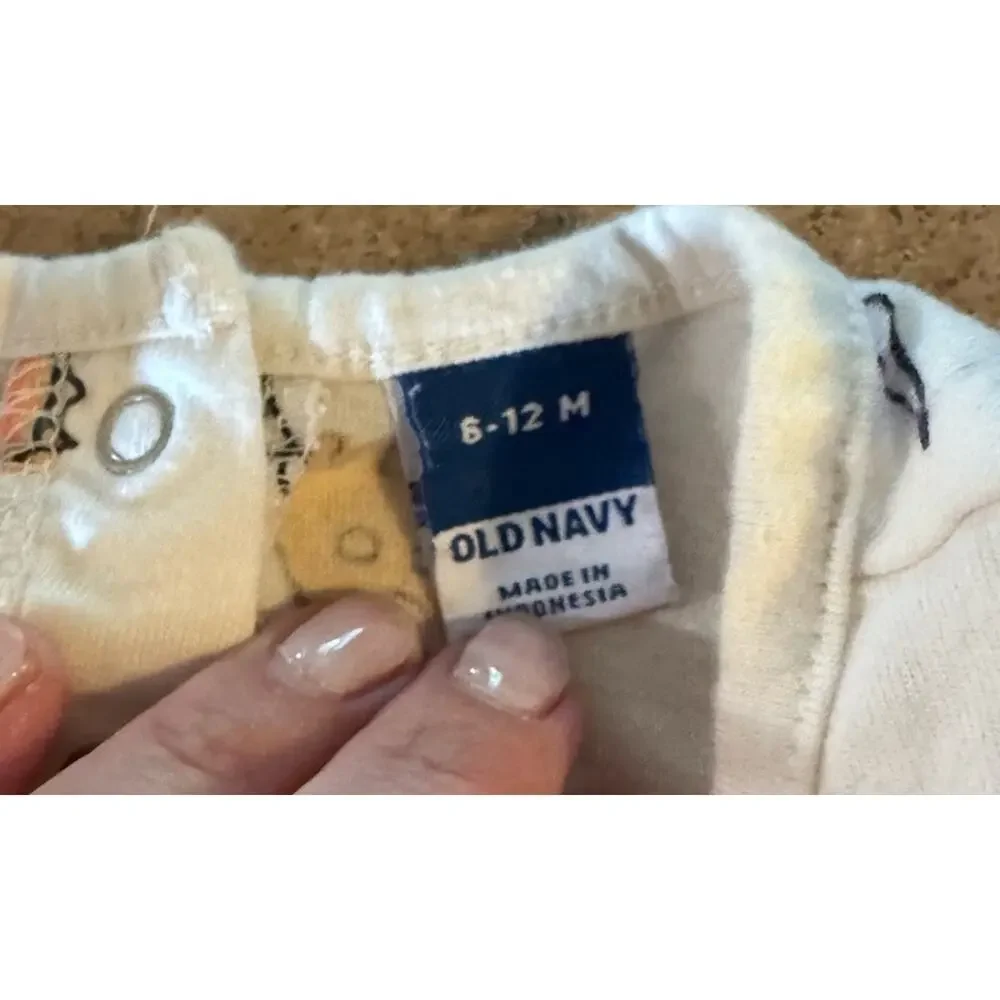 Old Navy Adorable Baby Romper with Dinosaur Design Girls 6-12 Months
